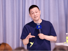 起售价11.98万，蔚来CEO李斌回应萤火虫定价下调近3万：还有一定毛利，希望占到蔚来10%销量！今年蔚来3个品牌，9款新车
