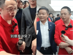 雷军缺席，周鸿祎成上海车展“最忙车模”？
