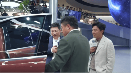 奔驰新款CLA接入豆包大模型