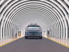"千亿车企"赛力斯冲刺港股IPO：5年来首度盈利后加码海外，问界贡献超9成销量